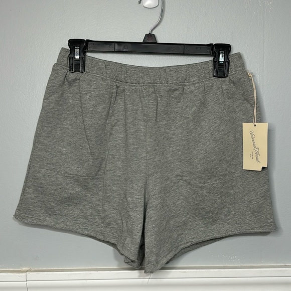 Universal Thread Pants - Universal Thread Comfy Gray Sweat Shorts with pockets Size XS